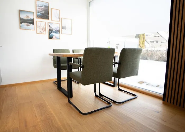 Grosszuegige Gartenwohnung Mit Bergblick Appartamento